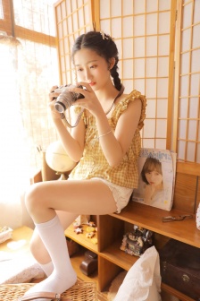 国模嘉妮极品美胞